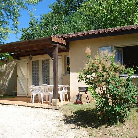 Village de Gîtes Le Châtenet Thonac Extérieur photo